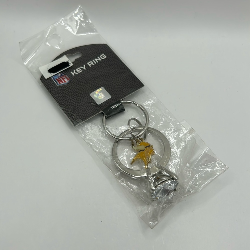 Minnesota Vikings Diamond Ring Charm Key Chain NWT